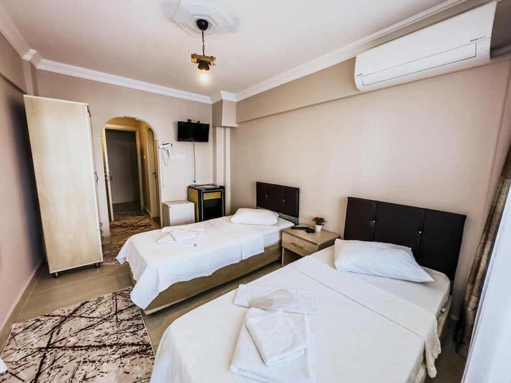 Grand Quadruple Room