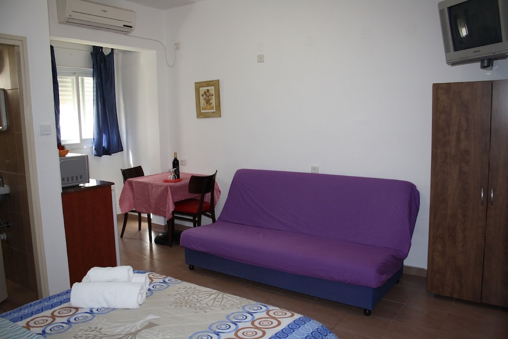 Classic Quadruple Room