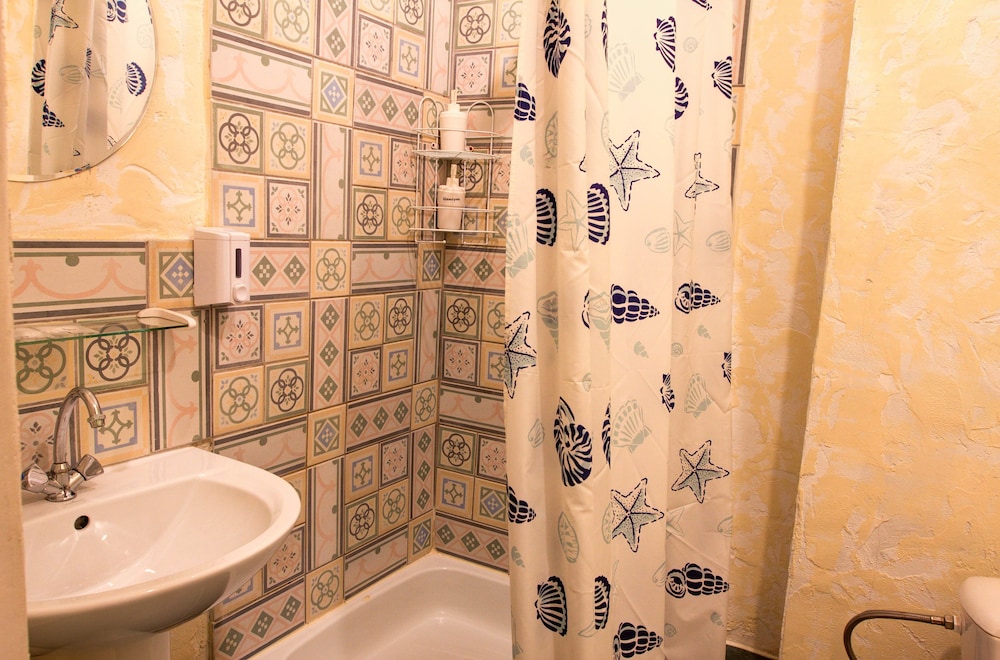 Double Room - Photo 32