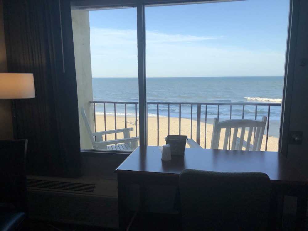Premier Studio, 2 Queen Beds, Kitchenette, Oceanfront photo 2