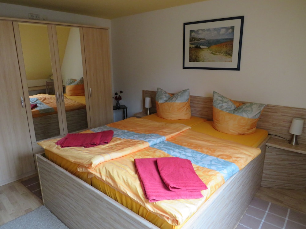 Basic Double Room, Ensuite photo 3