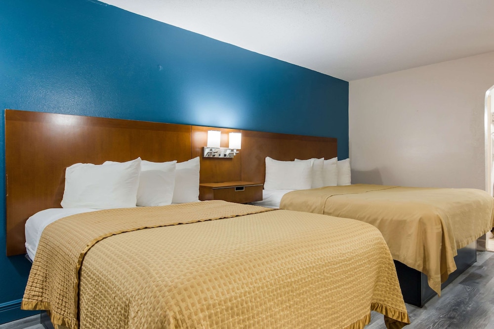 Room, Multiple Beds, Non Smoking