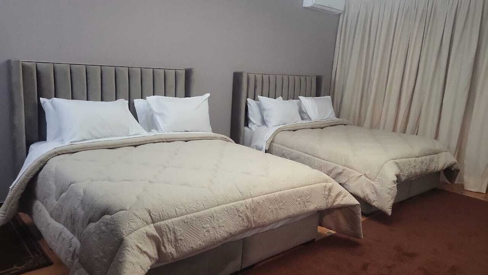 Family Room - Photo 2