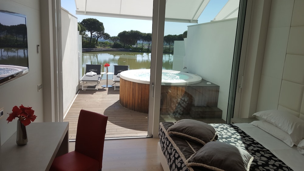 Family Suite, 2 Bedrooms, Accessible, Lake View photo 1