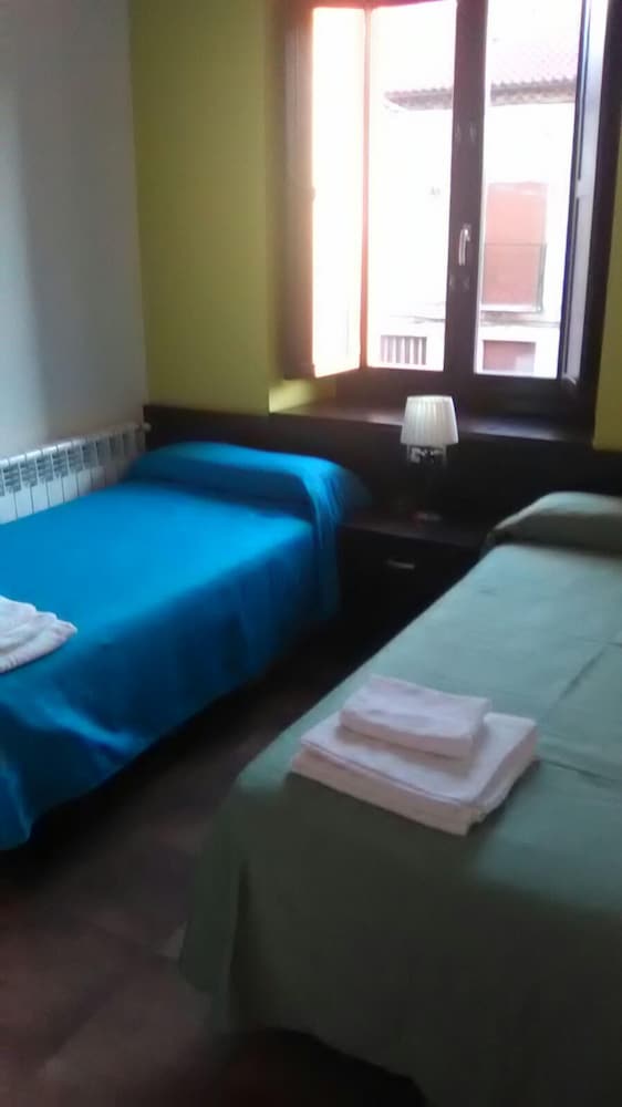 Habitación Doble, Baño Compartido (Salduero)