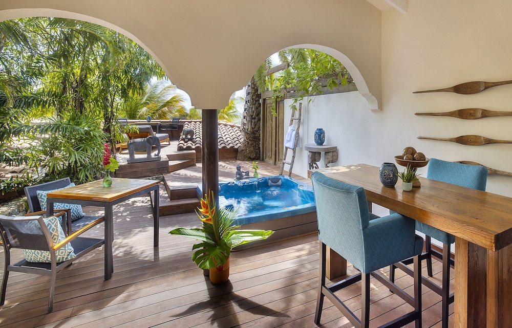 Honeymoon Suite, Private Jacuzzi