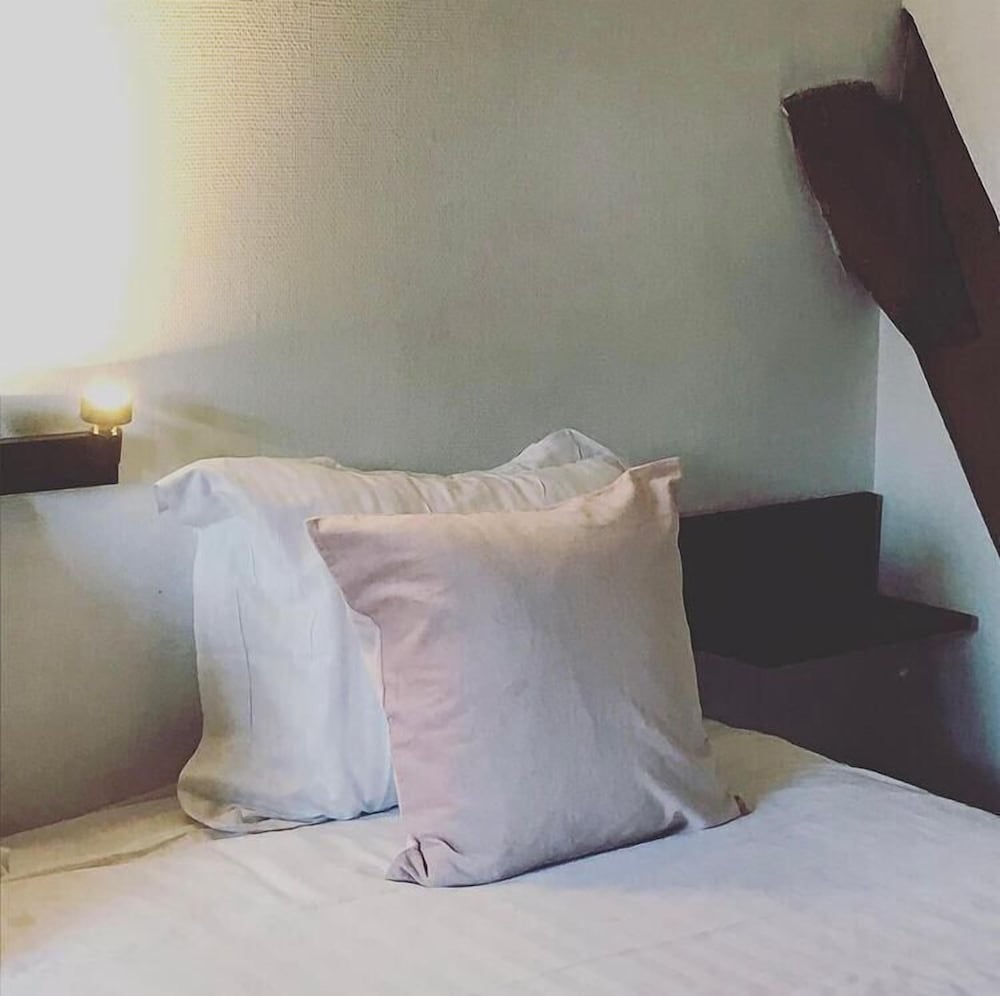 Deluxe Double or Twin Room - Photo 8
