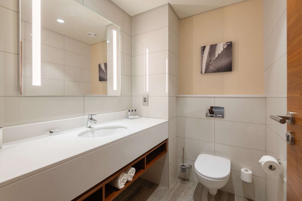 Suite, 1 Bedroom - Photo 2