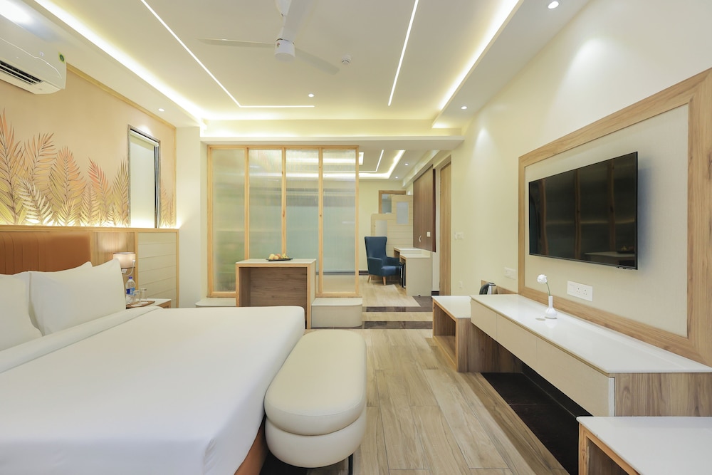 Luxury Double Room, City View