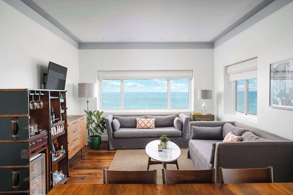 Suite, 1 King Bed with Sofa bed (One Bedroom Oceanfront)