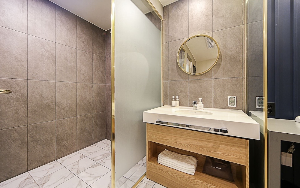 Deluxe Room - Photo 2