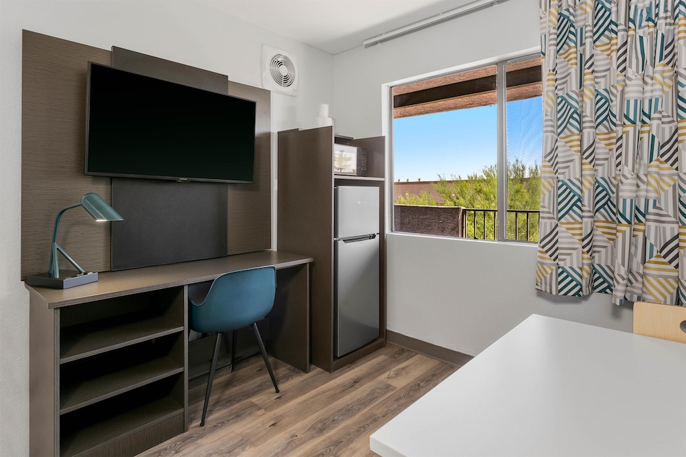 Standard Studio, 2 Queen Beds, Non Smoking, Kitchenette photo 2