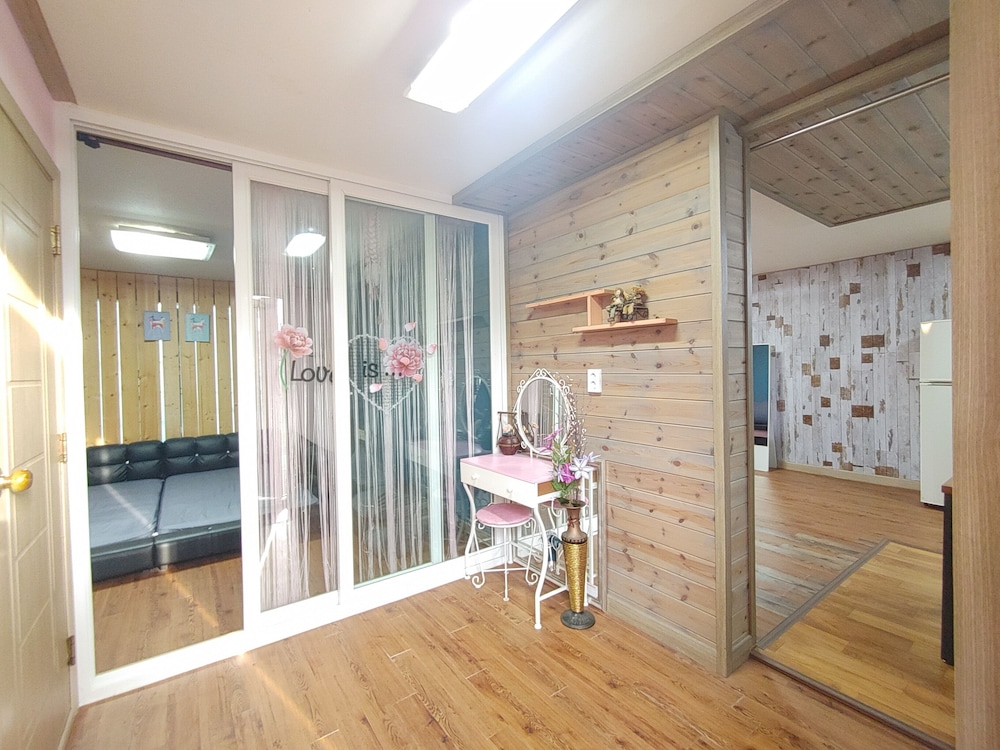 Family Twin Room (23 PY, Deulgukwa) photo 3