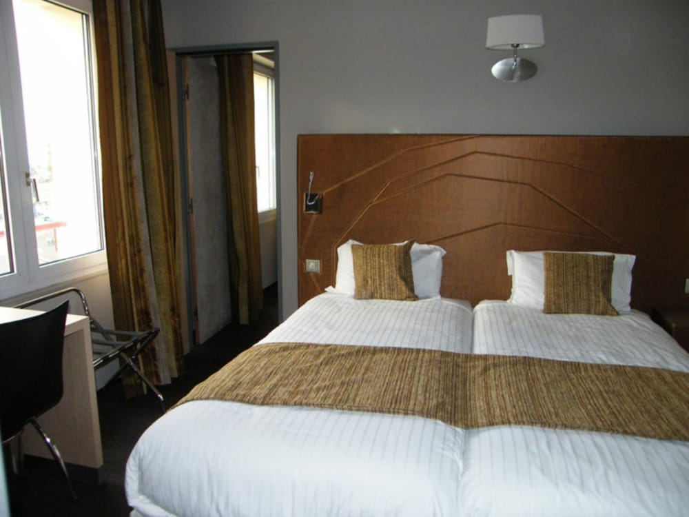 Standard Twin Room (Shower with hydromassage jets)