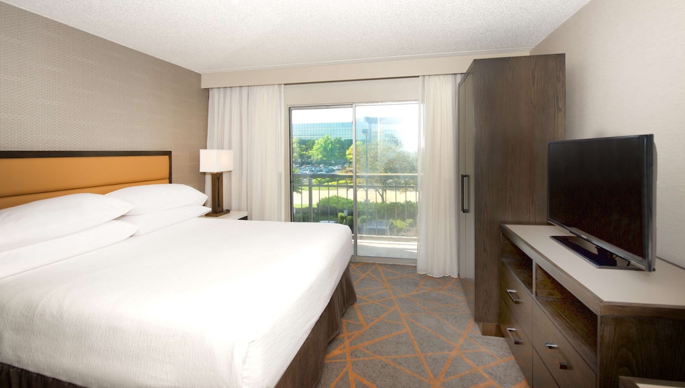 Room, 1 Double Bed, Accessible (Roll-In Shower) - Photo 4