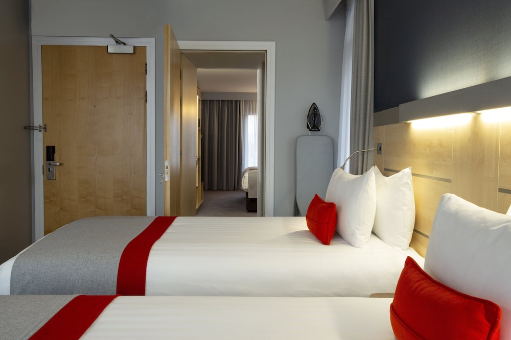 Standard Room, 2 Twin Beds, Accessible (Free Hot Breakfast) - Photo 1