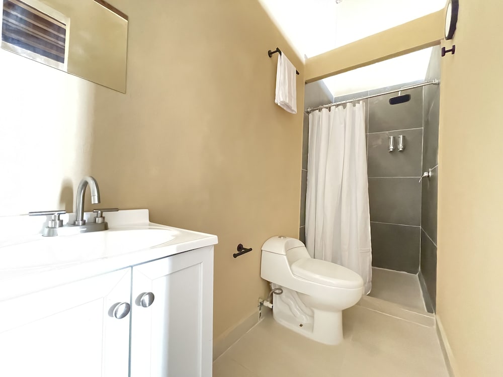 Double Room - Photo 15