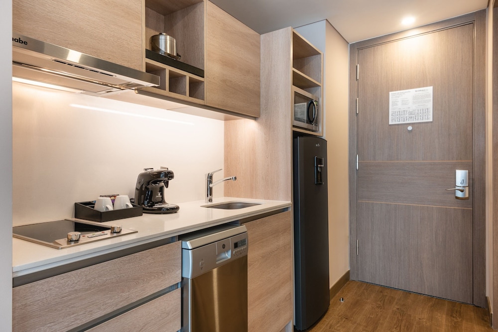 Studio Suite, Multiple Beds, City View - Photo 5