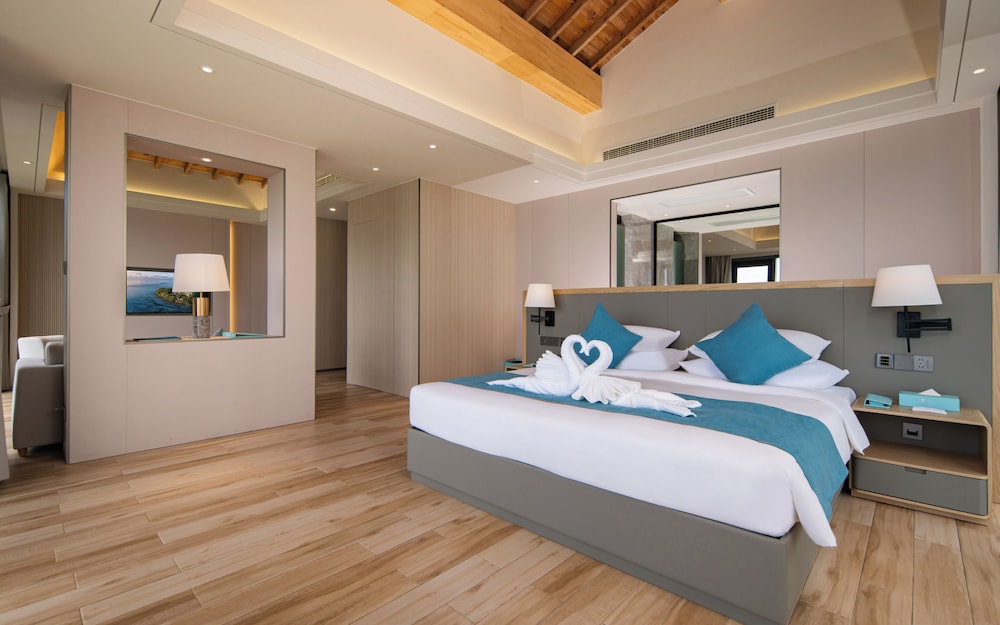 Panoramic Signature Duplex Villa - Photo 2