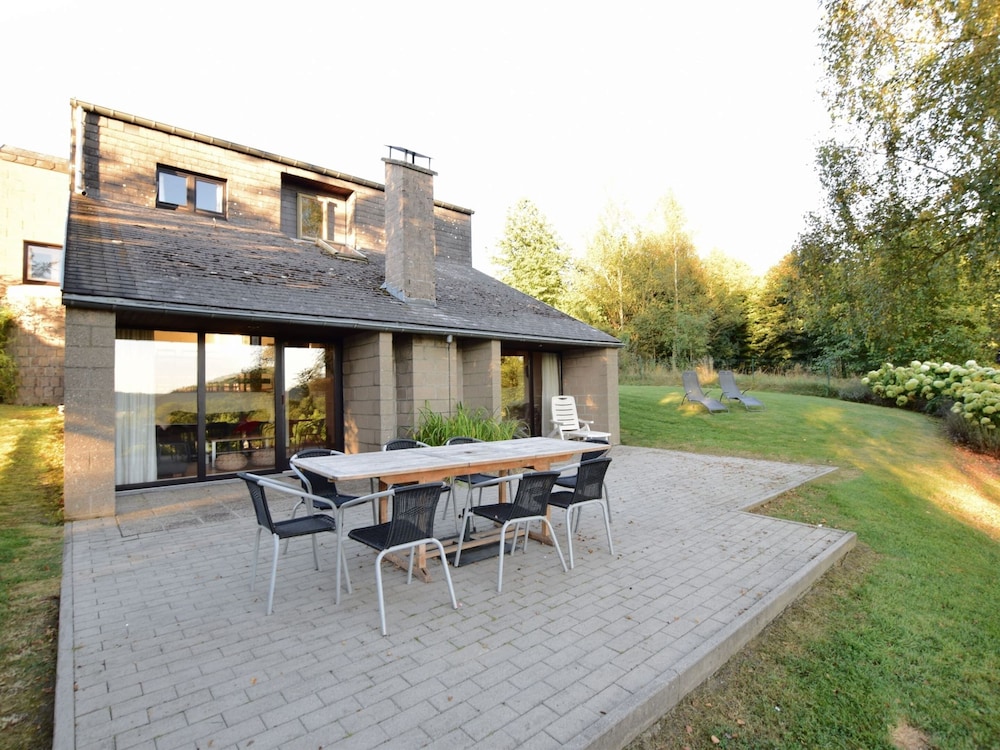 Villa photo 1