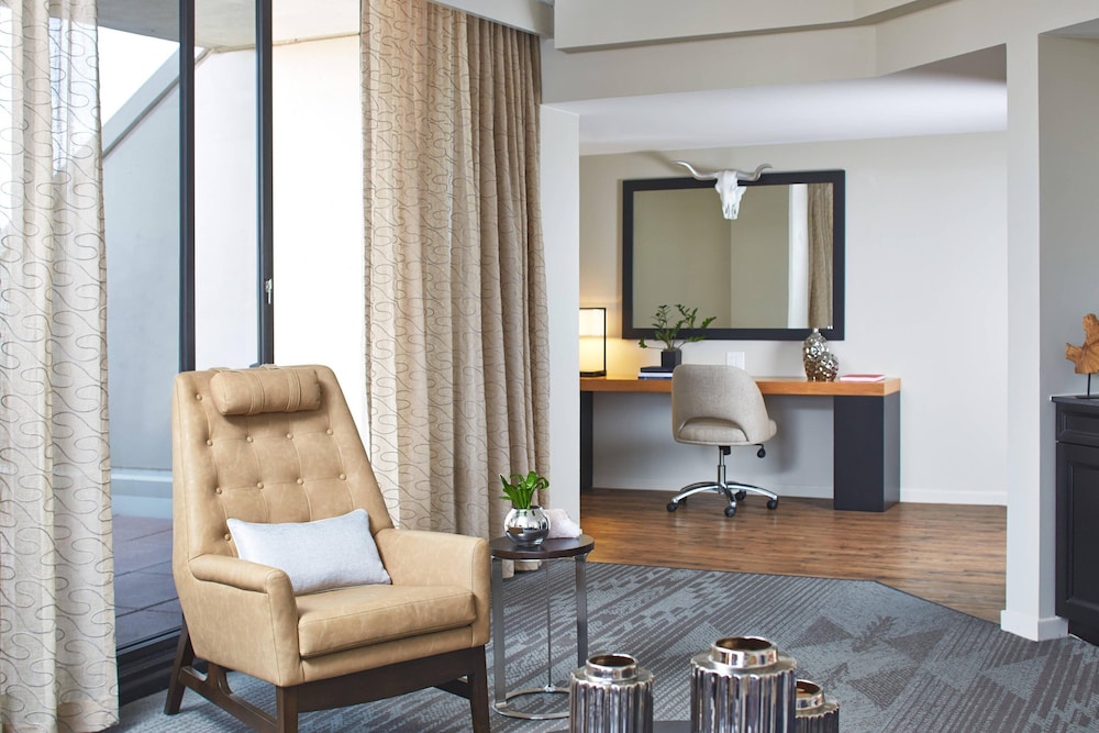 Presidential Suite, 1 King Bed, Balcony - Photo 1