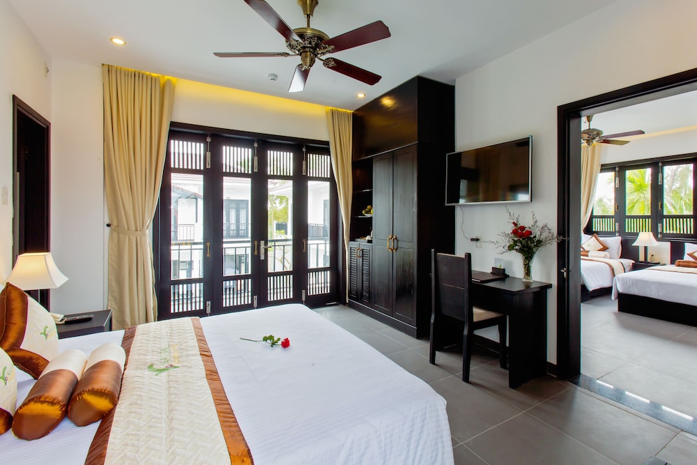 Family Room, 2 Bedrooms, Private Bathroom, River View