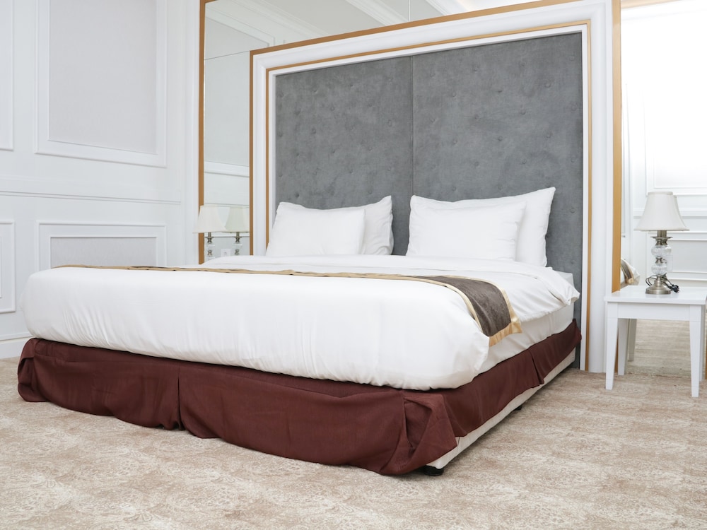Royal Suite photo 2