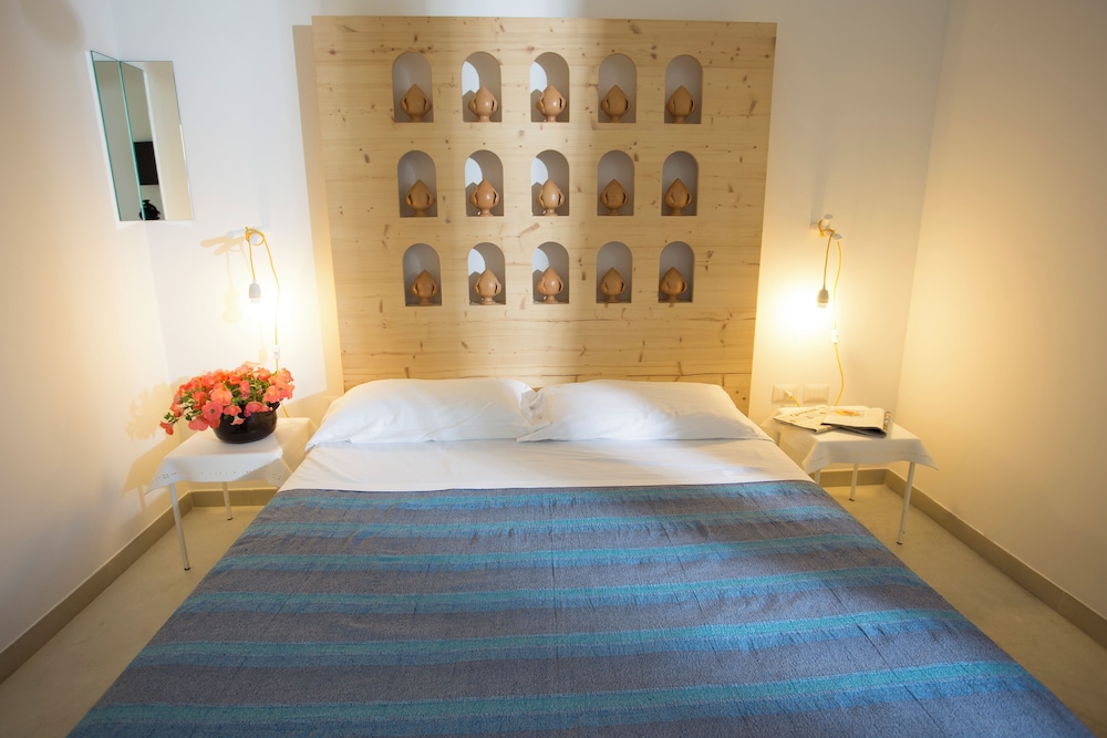 Economy Double Room photo 1