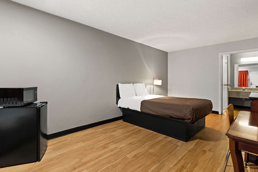 Room, 1 Double Bed, Non Smoking - Photo 1