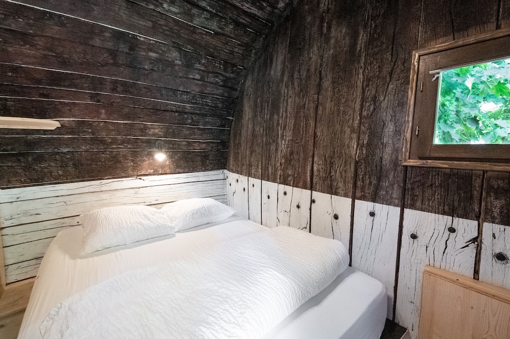 Cabin (Foudre) photo 1