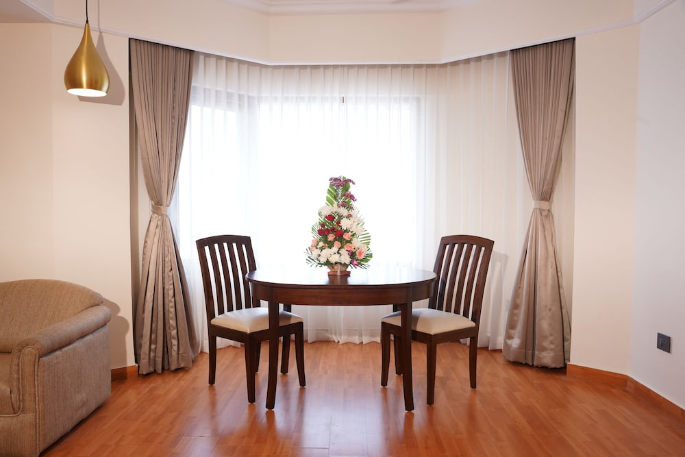 Katriya Superior Suite - Photo 9