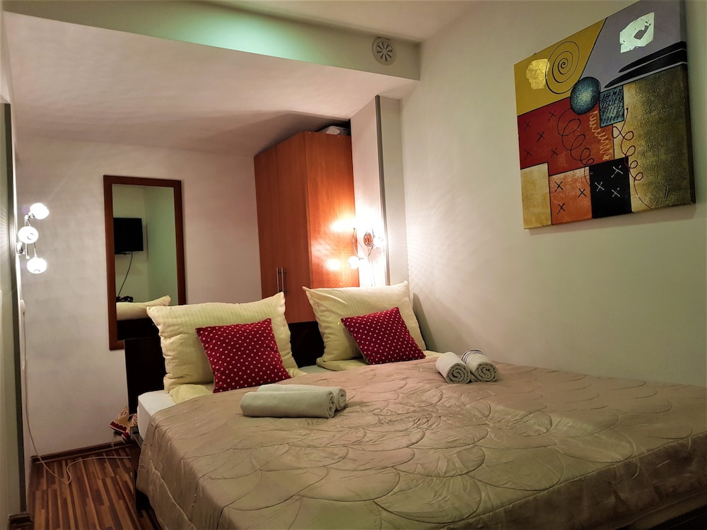Economy Double or Twin Room, 1 Bedroom, No Windows, Ground Floor photo 1