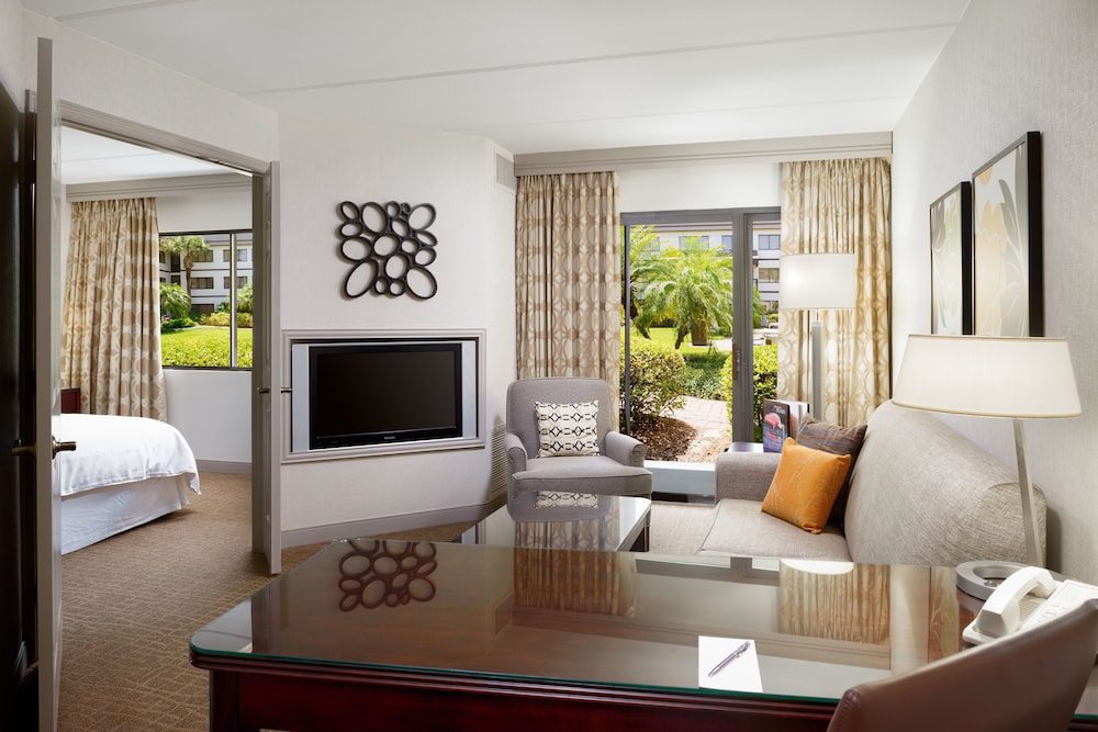 Available room thumbnail 6