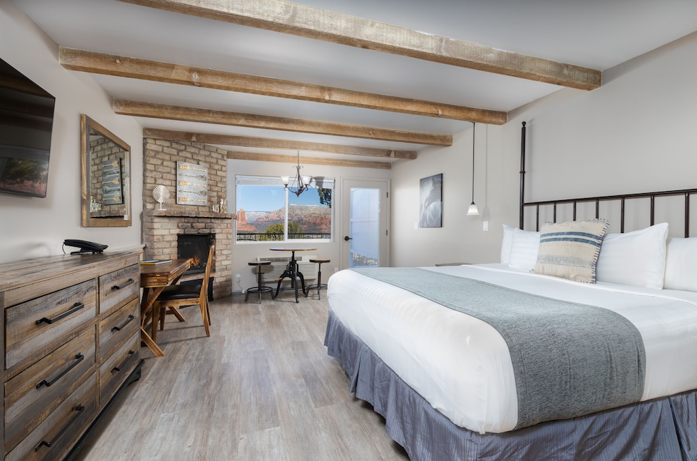 Premier Room, 1 King Bed - Photo 1