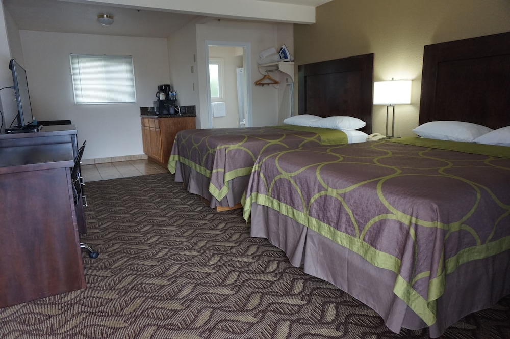 Comfort Double Room, 2 Queen Beds - Photo 4