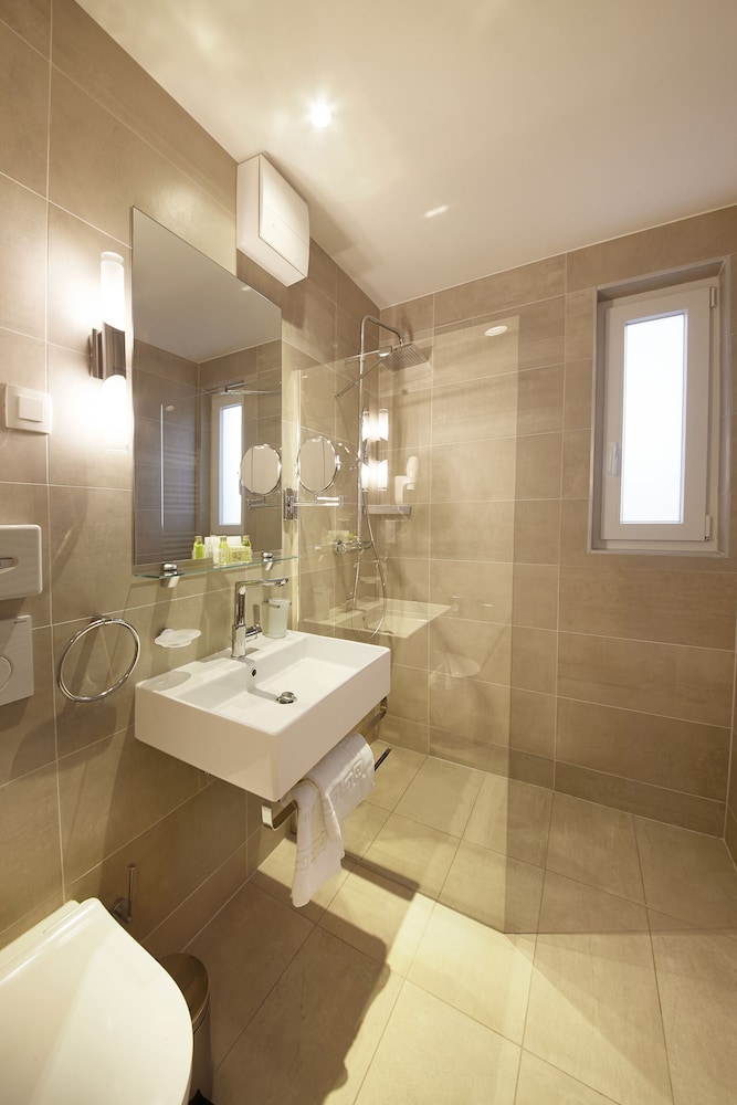 Double or Twin Room photo 2
