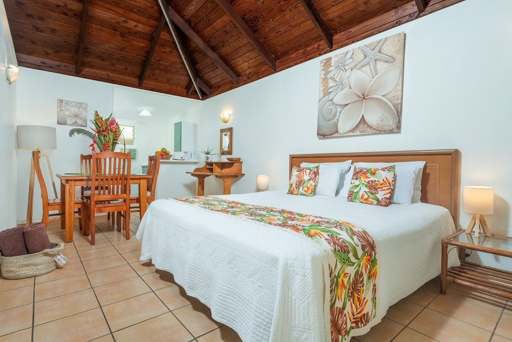 1 Bedroom Tropical Villas