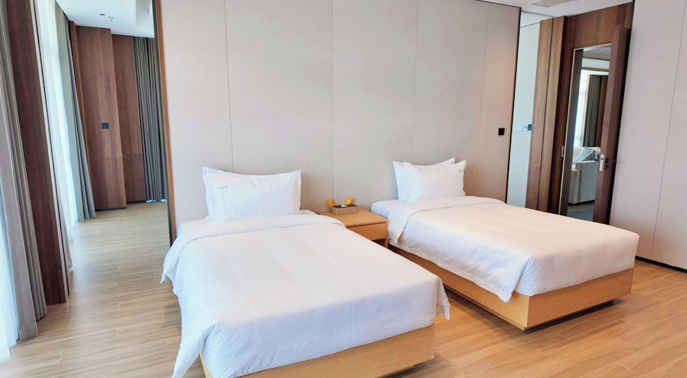 Premium Room, 2 Double Beds, Lake View photo 1