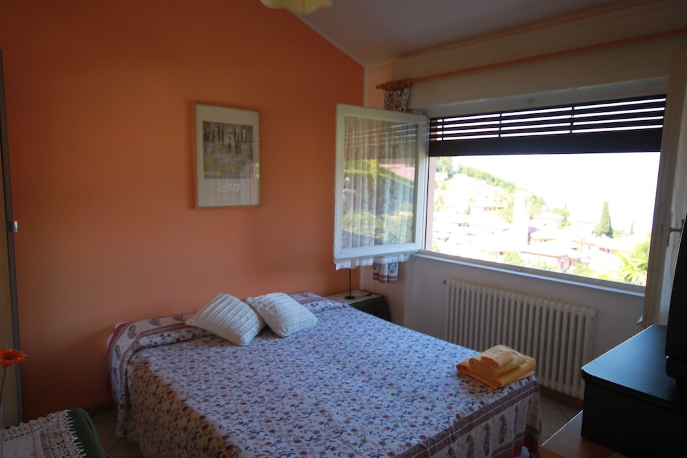 Family Room, 2 Bedrooms, Lake View