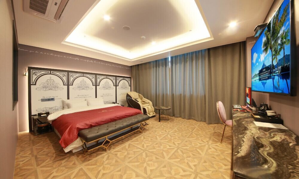 Deluxe Double Room - Photo 18