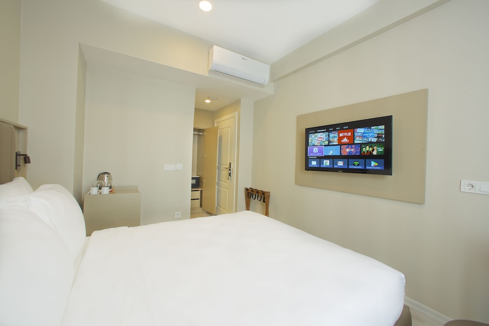 Economy Room, 1 Queen Bed