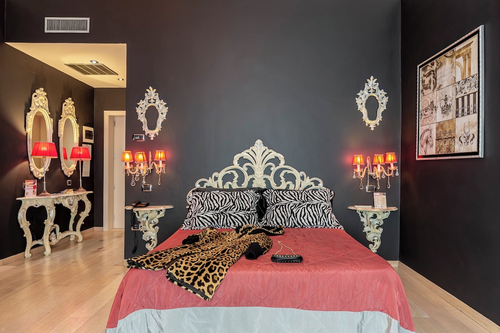 Quadruple Room - Photo 23