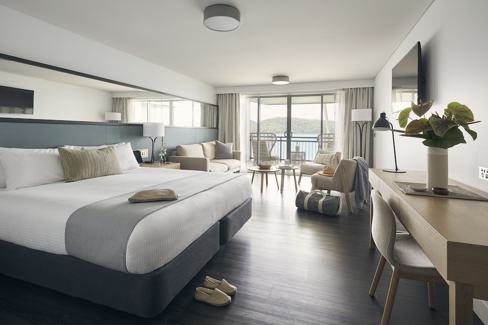 Deluxe Ocean Terrace King - Photo 1