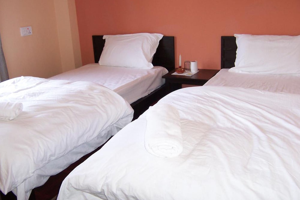 Standard Twin Room, 2 Twin Beds photo 3