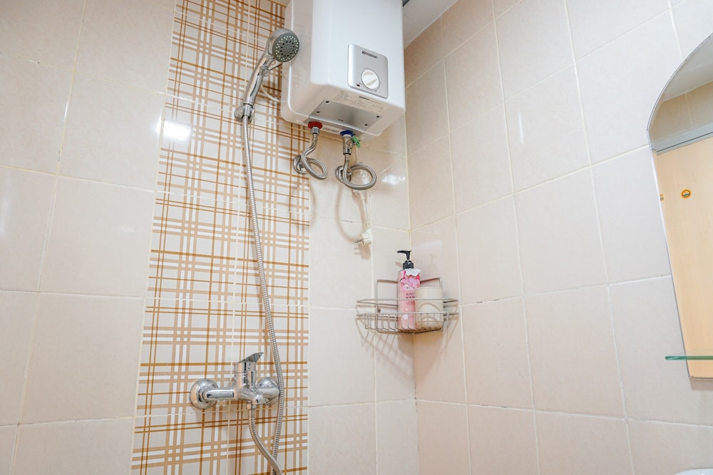 Room - Photo 18