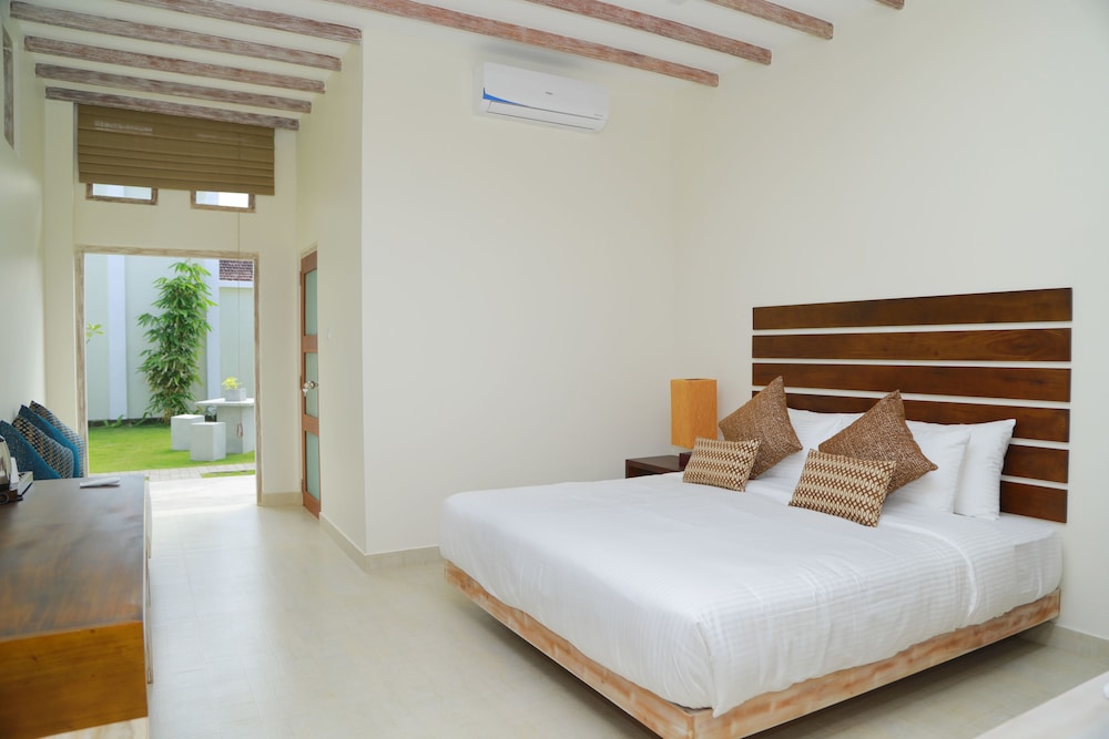 Deluxe Double Room, Garden View