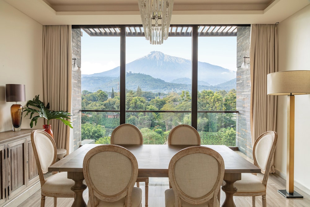 Grand Suite (Red Level) - Photo 2