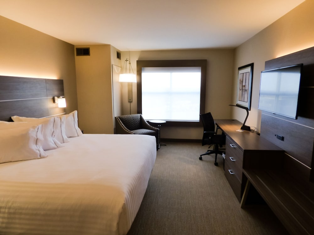 Standard Room, 1 King Bed (Walk-In Shower) photo 1
