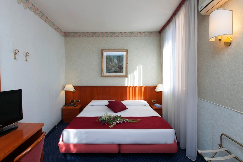 Classic Double or Twin Room photo 1