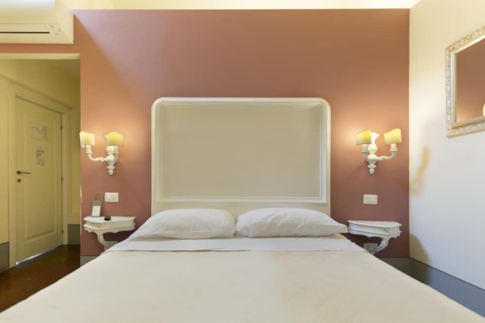 Basic Double Room photo 1